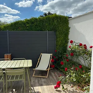 Maison Des Larris - Proche Aeroport - Navette Gare Holiday home Beauvais